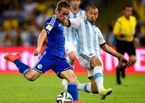 خاویر آلخاندرو ماسکرانو|تلاش خاویر ماسچرانو برای سد راه شدن در مقابل بازین بوسنی ، ویسکا.