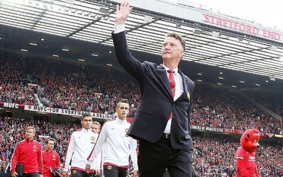 فان‌خال بعد از پیروزی مقابل رقیب سنتی:  فقط بخاطر درخشش دخه‌آ پیروز نشدیم / هنوز به ثبات نرسیده‌ایم