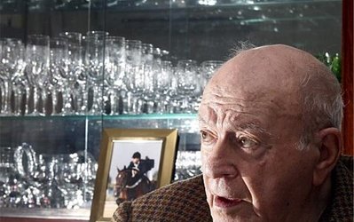 فلورنتینو پرس اسطوره باشگاه را به خاطر پول تحقیر کرد