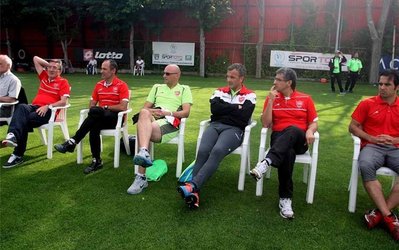 جلسه ویژه مربیان و پیراهن‌هایی که باز هم شماره نداشت