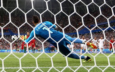 ضربات پنالتی از نگاه علم فیزیک؛ یک ضربه ساده یا بازی روانی