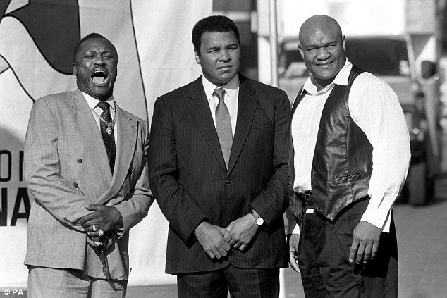 Muhammad Ali - George Foreman - Larry Holmes - 05.jpg