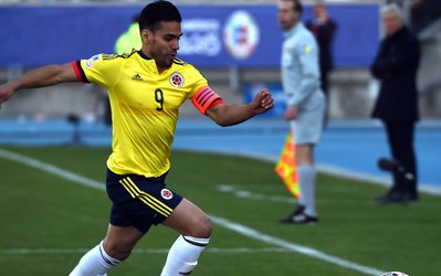 مورینیو باید در خرید فالکائو تجدید نظر کند