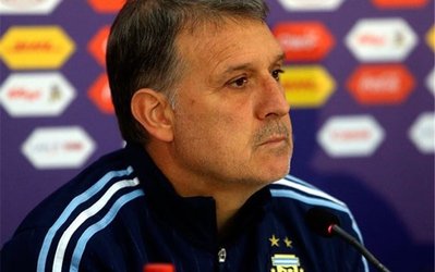 مارتینو: مسی حتماً نباید گل بزند تا از عملکردش راضی باشیم