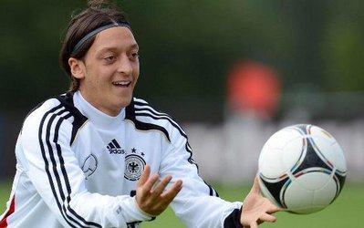 بارسلونا در پی جذب مسوت اوزیل