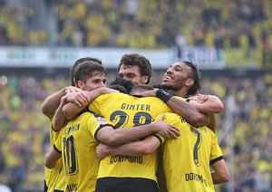 شادی بازیکنان دورتموند|هانوفر 2 - 4 بوروسيا دورتموند / بوندسلیگا