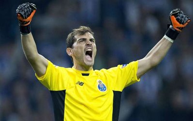 ایکر کاسیاس خروج از پرتغال را رد کرد