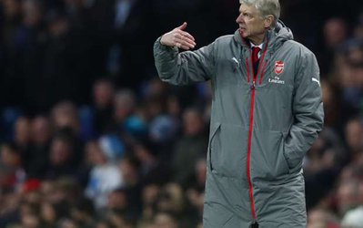 ونگر برای تمدید قراردادش تا آخر فصل صبر خواهد کرد