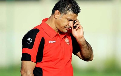 حاشیه‌های تمرین پرسپولیس | قول علی دایی برای کمک مالی به دختر خردسال در تمرین پرسپولیس