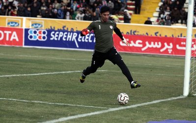 نقل و انتقالات | قرارداد دروازه‌بان فولاد تمدید شد