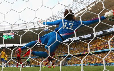 «اوچوا» بهترین بازیکن دیدار برزیل - مکزیک شد