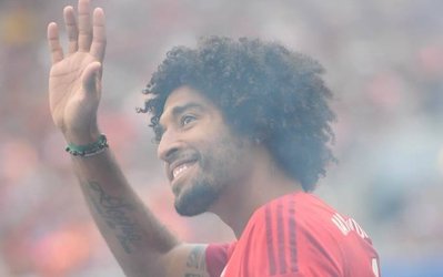 نقل و انتقالات | دانته رسماً بازیکن گرگ‌ها شد