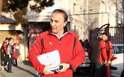 درخشان با ناراحتی وارد جلسه با نژادفلاح شد / حمید استعفا می‌دهد؟