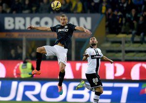 نمانیا ویدیچ|پارما 2 - 0 اینترمیلان / سری آ