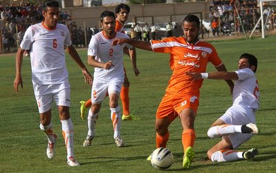 ادامه جنجال در ليگ یک / مدیر فوتبالی تیم احمدی‌نژاد: آن مربی یک چای با ما خورد و رفت گفت به من پیشنهاد 3 میلیارد تومانی دادند