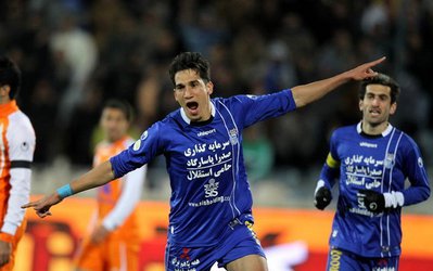 فرزاد حاتمی: از تیم آذربایجانی پیشنهاد رسمی دارم/ استقلال را خراب کرده‌اند!