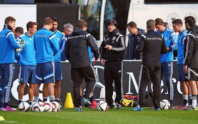 یواخیم لو: مسوت اوزیل با اجازه به برلین سفر کرد