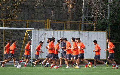 حاشیه‌های تمرین پرسپولیس | صادقیان هم مصدوم شد/ غیبت مهاجم قدیمی پرسپولیس در تمرین