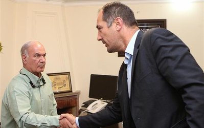 نشست مشترک اشتیماتس با افشارزاده و سجادی آغاز شد