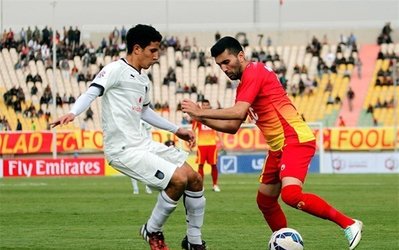 مسلمان:‌ فردا برای گرفتن رضایت‌نامه‌ام به اصفهان می‌روم / با پرسپوليس به توافق رسيدم اما چيزی امضا نكرديم