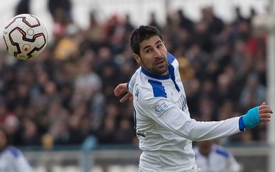 بیک‌زاده: تماشاگران با سنگ و فندک مرا زدند!/ بازیکن بی‌حاشیه‌ای هستم