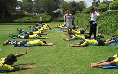 تمرین با نشاط و جدی ایران زیر باران در ژوهانسبورگ