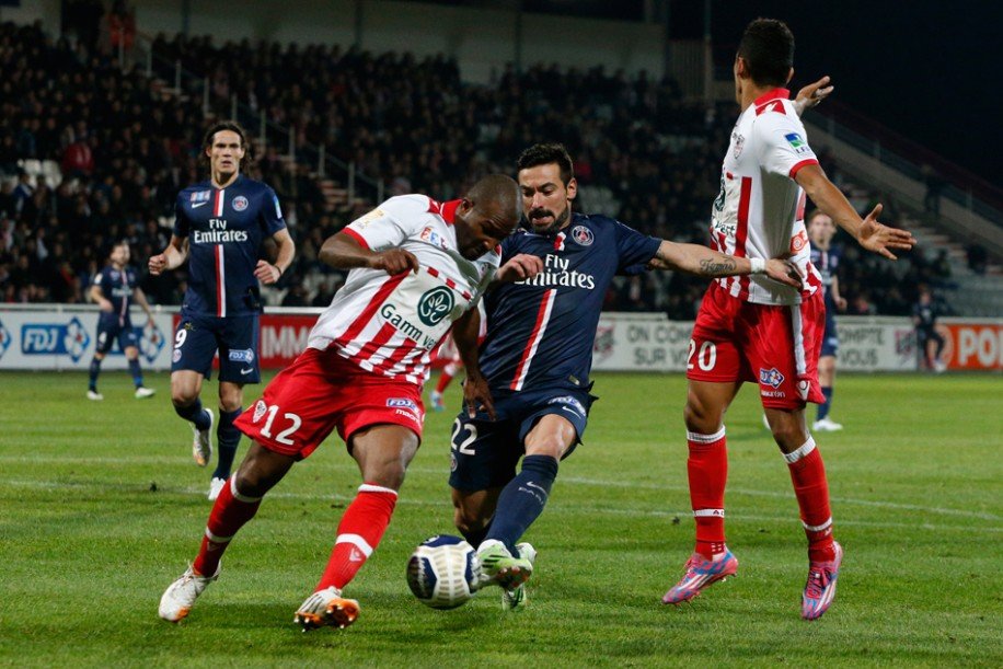 AJACCIO - PSG lavezzi33.jpg