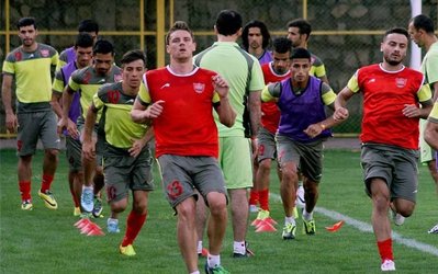 برخورد جالب مهاجم استقلال با ماریچ و پانادیچ