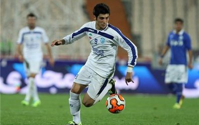 بازی در استقلال و پرسپولیس برای من زود است