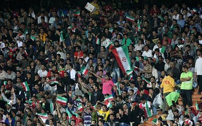 حضور 1500 تماشاگر در فاصله یک ساعت به بازی/ استقرار دوربین کره‌جنوبی برای پخش مستقیم بازی