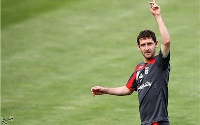 خلعتبری: نه رنگ بازوبند مهم است، نه وقت این حرف‌هاست