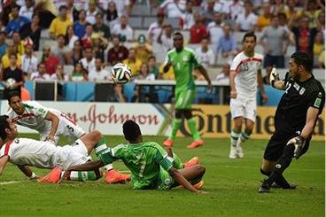 اعتراض بازیکنان نیجریه به داور / داوری به سمت حقیقی رفت