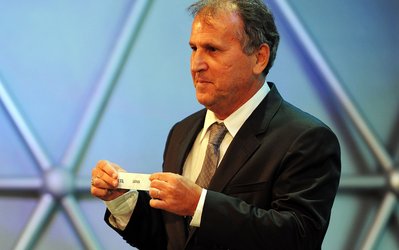 آغاز فعالیت زیکو برای انتخابات ریاست فیفا