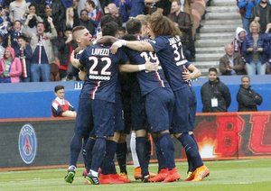 شادی بازیکنان پی اس جی|پاریس سن ژرمن 6 - 1 ليل / لوشامپیونه