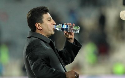 درد و دل مفصل ژنرال/  بازیکن «خدا تومان» پول می‌گیرد و انتظار دارد به او بگویم عزیزم!/ آقای حیدری! چند بار از مردم عذرخواهی کردی؟