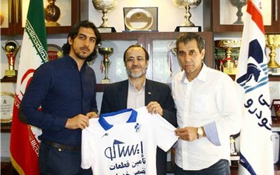 ثبت قرارداد رحمتی و ساموئل در هیات فوتبال/ نصرتی فردا ثبت می‌کند