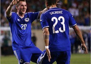 ایزِت هاجروویچ - سِجاد سالیهویچ|شادمانی بازیکنان بوسنی از باز کردن دروازه حریف