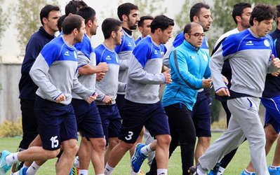 جواد زرینچه :شکست مقابل پرسپولیس را فراموش کنید/آمادگی کرار در روز سکوت قلعه‌نویی