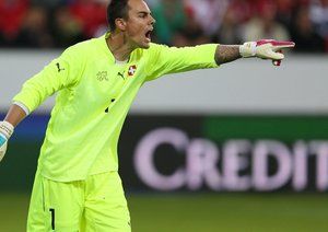 ديگو بناگلیو|عکس العمل دروازه بان سوئیس در بازی مقابل پرو.