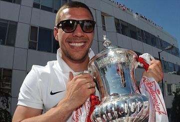 "لوکاس پودولسکی" جام آرسنالی‌ها را پنهان کرد