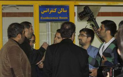 جام حذفی | خبرنگاران در کرج نشست مطبوعاتی تیم تراکتور را تحریم کردند