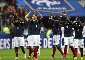 بازیکنان فرانسه بعد از پیروزی مقابل پرتغال