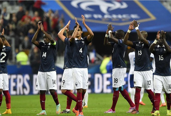 بازیکنان فرانسه بعد از پیروزی مقابل پرتغال