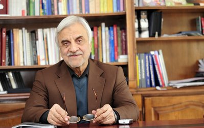 هاشمی‌طبا: سرخابی ها را منحل کنند، همه‌چیز درست می‌شود! / همه این‌ مسائل یک بازی است برای نفروختن دو باشگاه/ از قدرت سیاسی مالکان استقلال و پرسپولیس می‌ترسند