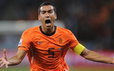 جام جهانی 2014 / 100 لحظه جذاب تاریخ جام جهانی (45_ گل شگفت انگیز جیووانی وان برونکهورست به اروگوئه)