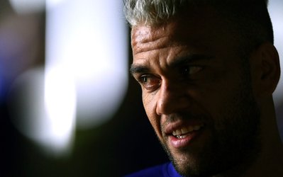 آلوز: هنوز خبری از تمدید با بارسا نیست