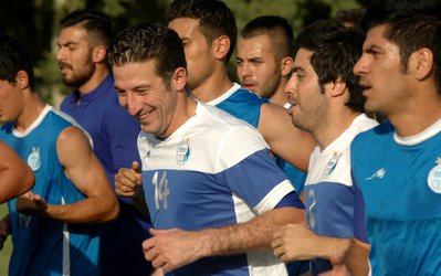 گزارش تمرین استقلال |گفت‌وگوی 45 دقیقه‌ای تیموریان و قلعه‌نویی / سرمربی آبی‌ها اجازه مصاحبه به بازیکنان نداد