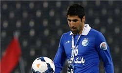 درگیری بیک‌زاده با هواداران استقلال/زد و خورد شدید به خاطر تشویق قلعه‌نویی