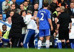 مورینیو - ایوانویچ|تلاش خوزه مورینیو برای کنار کشیدم کمک خود از درگیری با داور