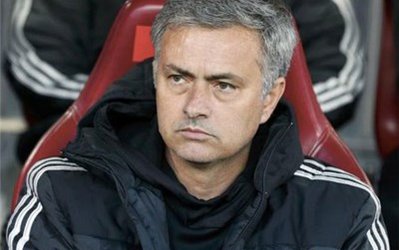 مورینیو: اگر تیم ملی اسپانیا اجازه می‌دهد کاستا بیاید و برای چلسی هم بازی کند!